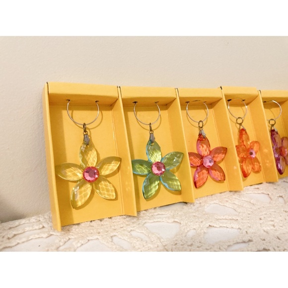Vintage Flower Wine Charms, Retro Wine Charms, Flower Power, Y2K, Flower Charms - Picture 5 of 6